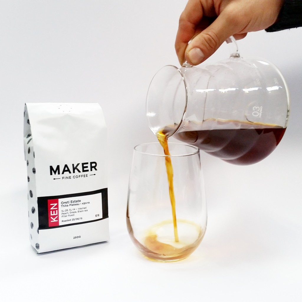 Maker Fine Coffee pour